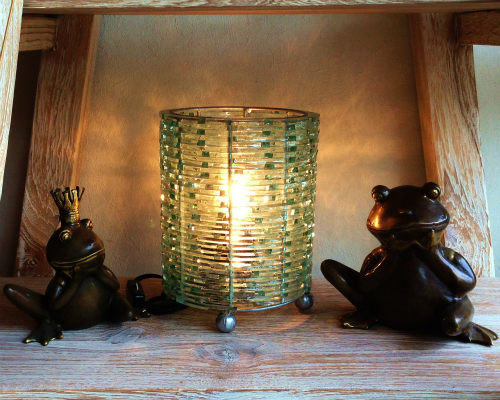 素敵な灯りを放つガラスランプ